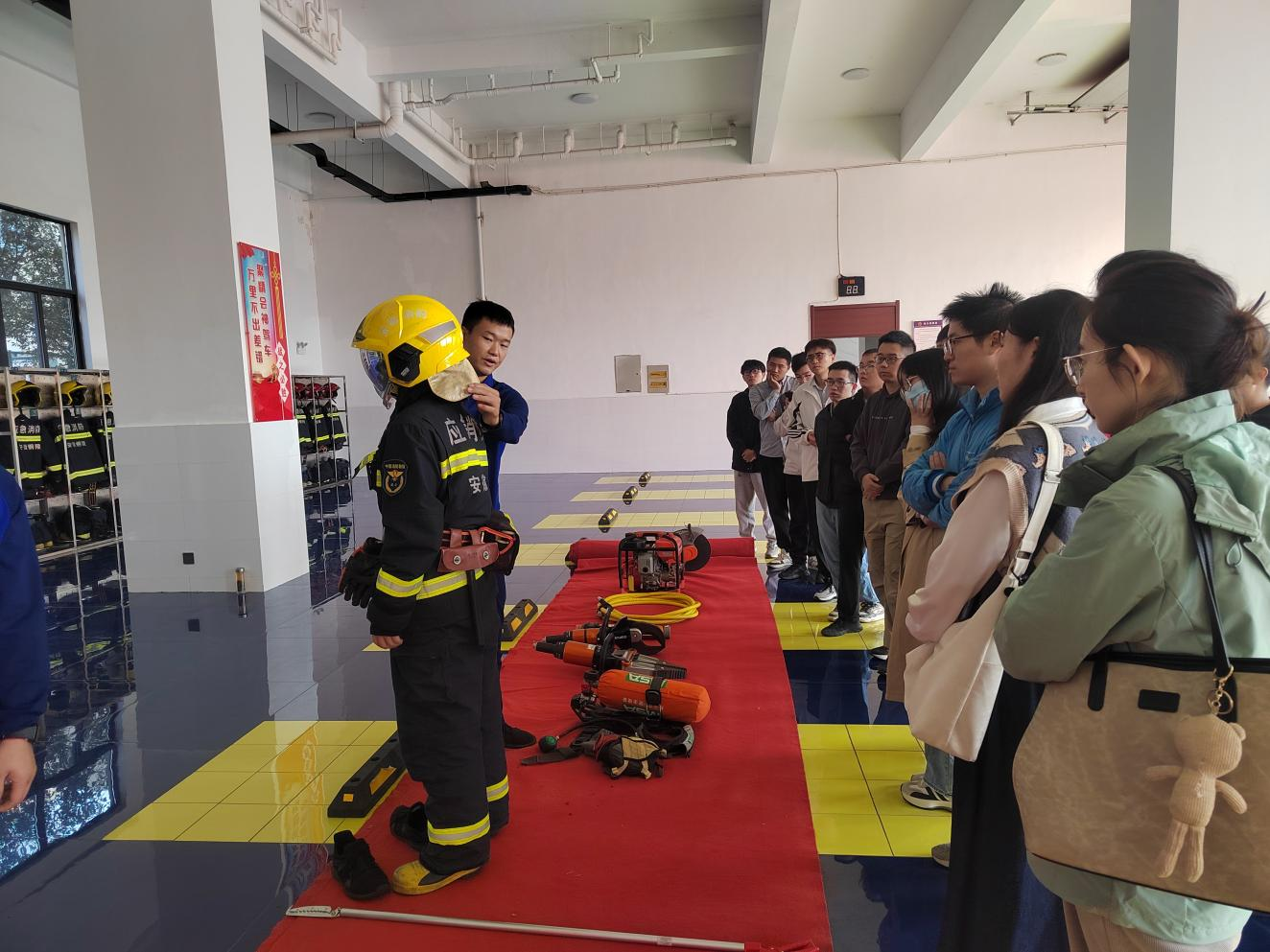 設計團支部開展“消防安全在我心，青春力量共守護”